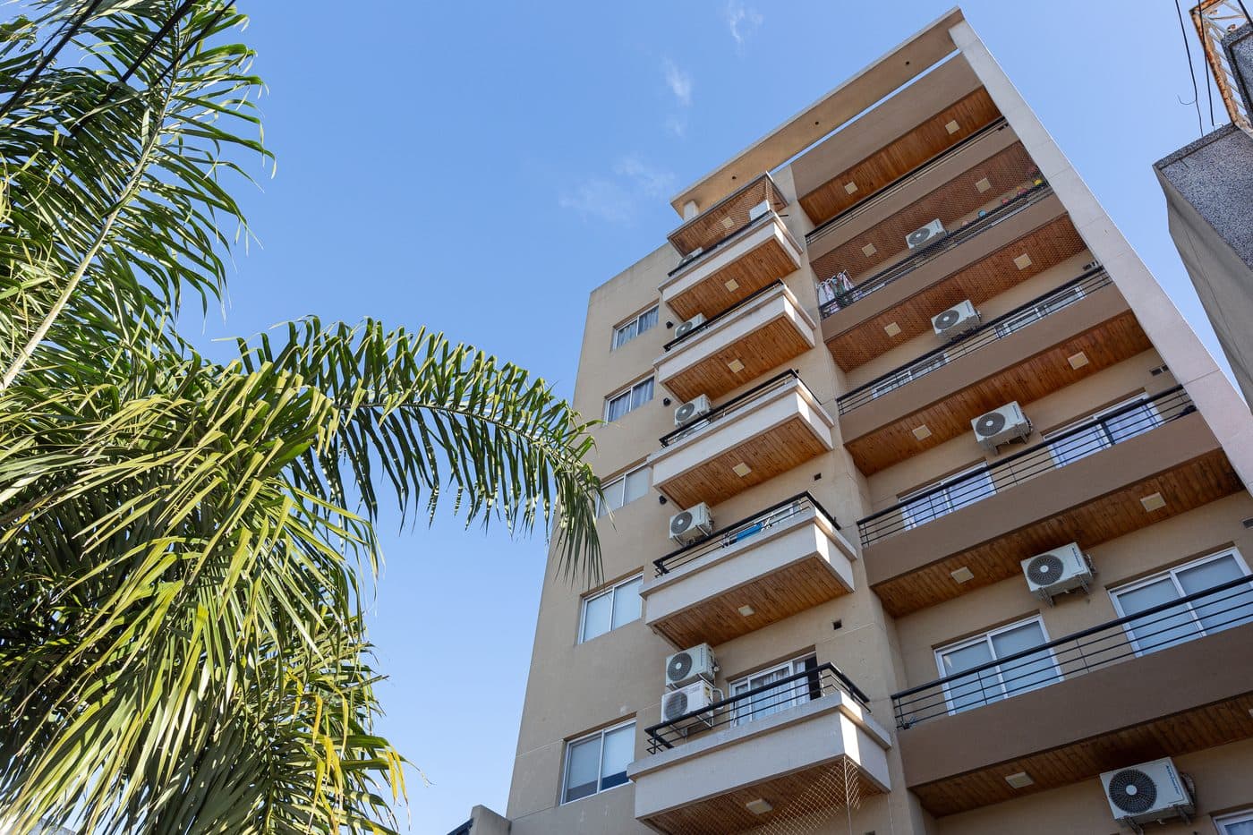 Fachada de Martina I, Martín Fierro 5850, Villa Bosch